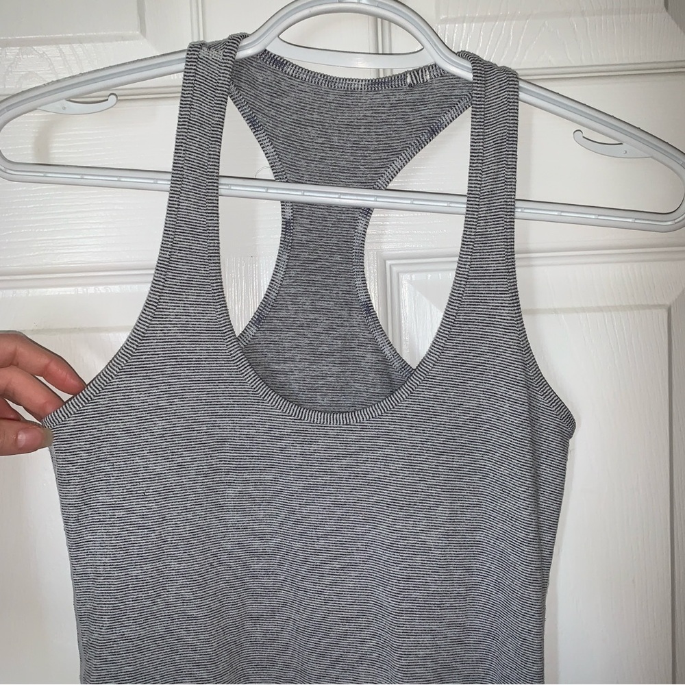 Lululemon Cool Racerback, Size 6 - Picture 7 of 11